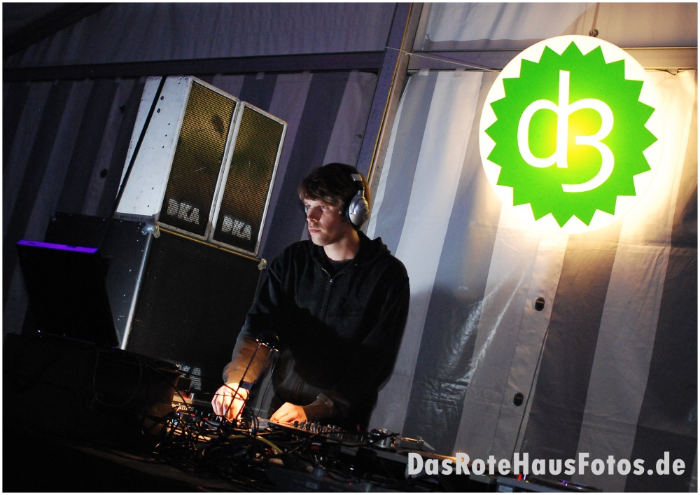 Design3000.de sponsorte das nächtliche Discozelt